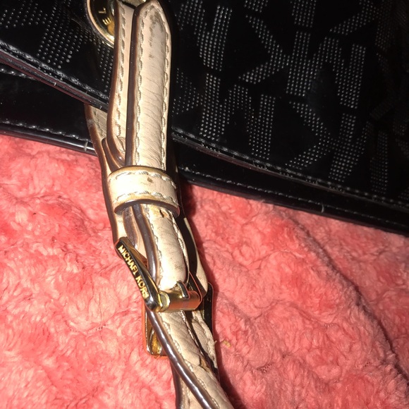 Authentic Michael Kors Purse - Picture 6 of 8